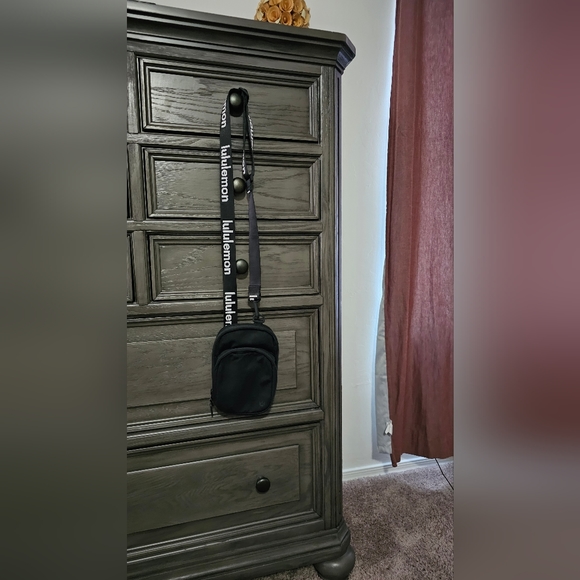 Lululemon Crossbody bag - Picture 6 of 9